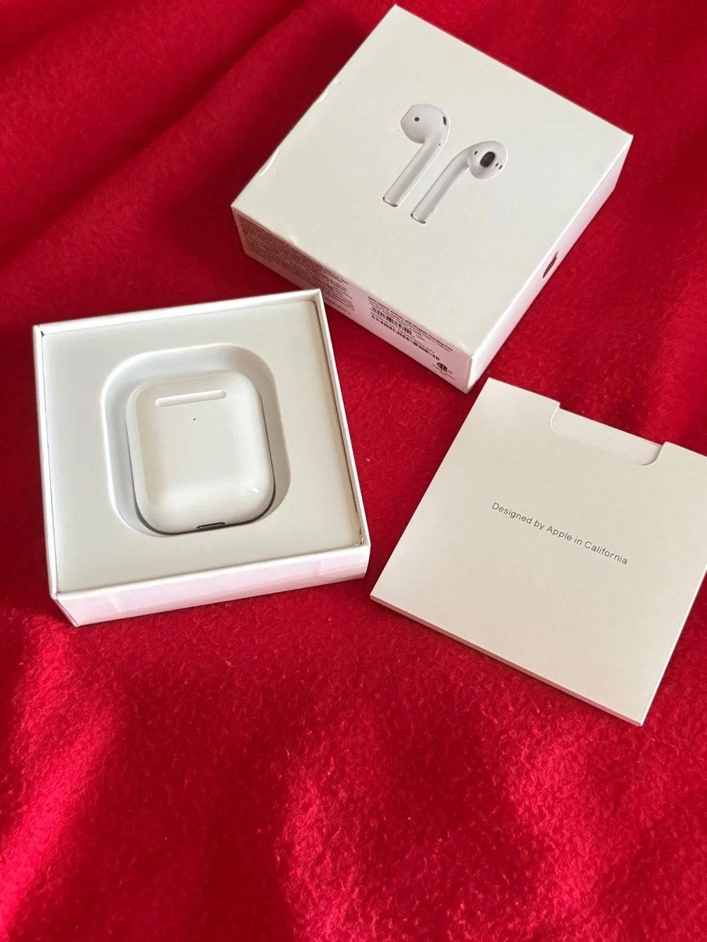 Apple Airpods 2nd generation with Charging Case